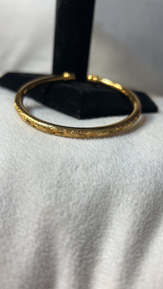 The SLIM THICK Bangle